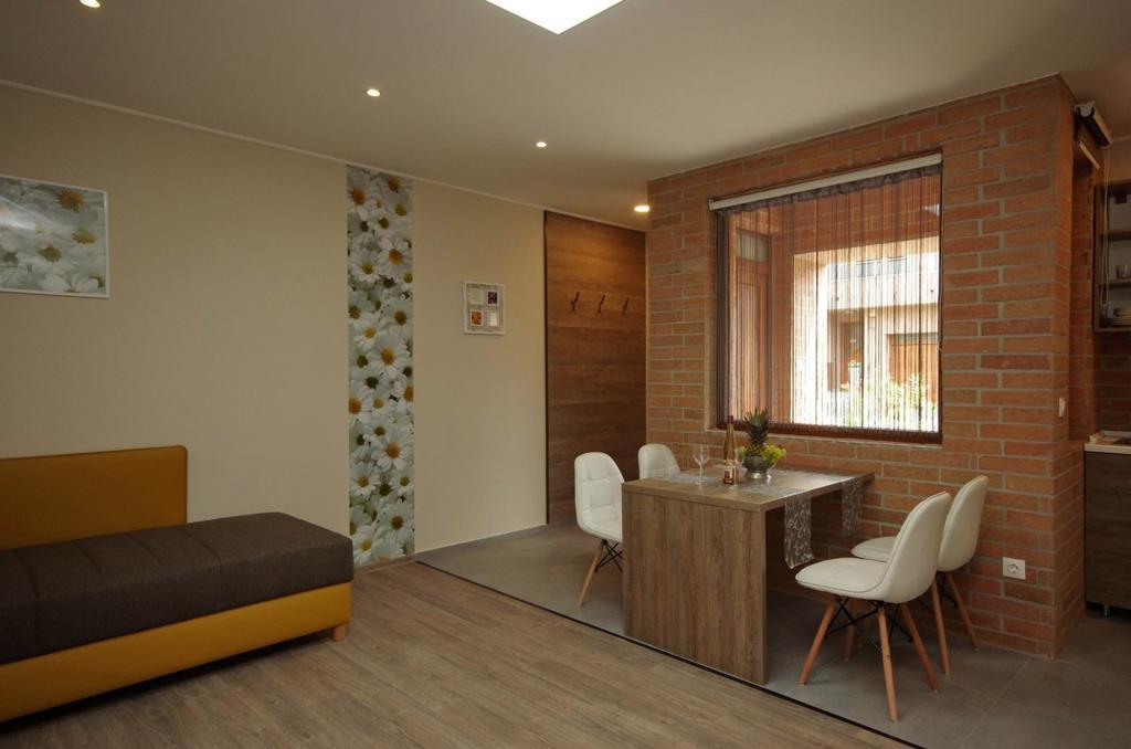 Mosoly Deluxe Apartman ギュラ エクステリア 写真